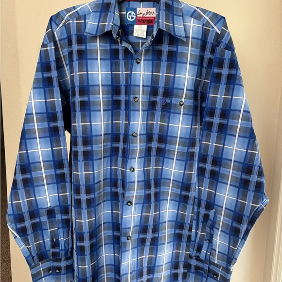 Wrangler Other - Wrangler Men's Plaid Button-Down Shirt in Blue and White